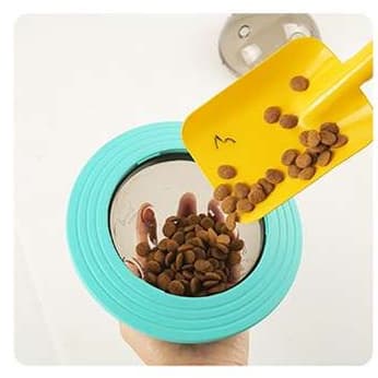 犬 おもちゃ 知育 | 転がる餌入れパズル玩具