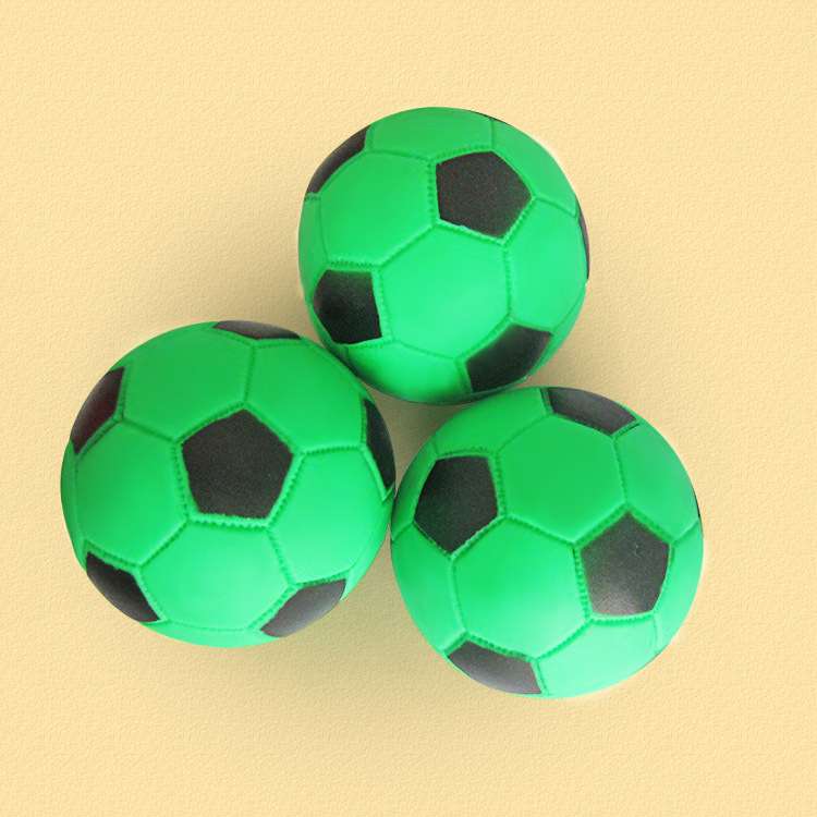 犬 おもちゃ | サッカーボール型の噛むおもちゃ