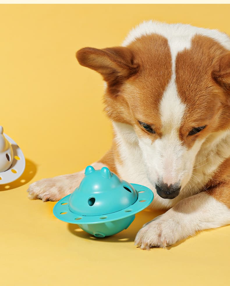 犬のおもちゃ うごく宇宙船おやつパズル